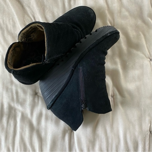 Fly London Yip suede wedge bootie in Diesel Oil Suede black 39 - Picture 2 of 16
